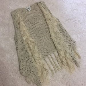 Darker Cream lace vest w fringe, small